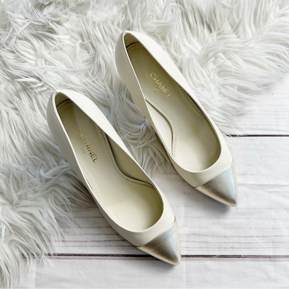 Chanel Ivory Lambskin Leather Gold Cap Pointed Toe CC Kitten Heels Size 38 - Picture 5 of 13